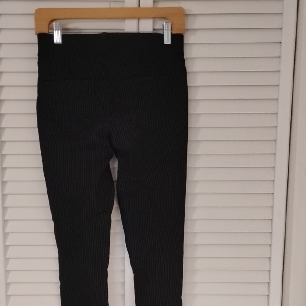 No Boundaries Black High-Rise Leggings - Picture 5 of 6